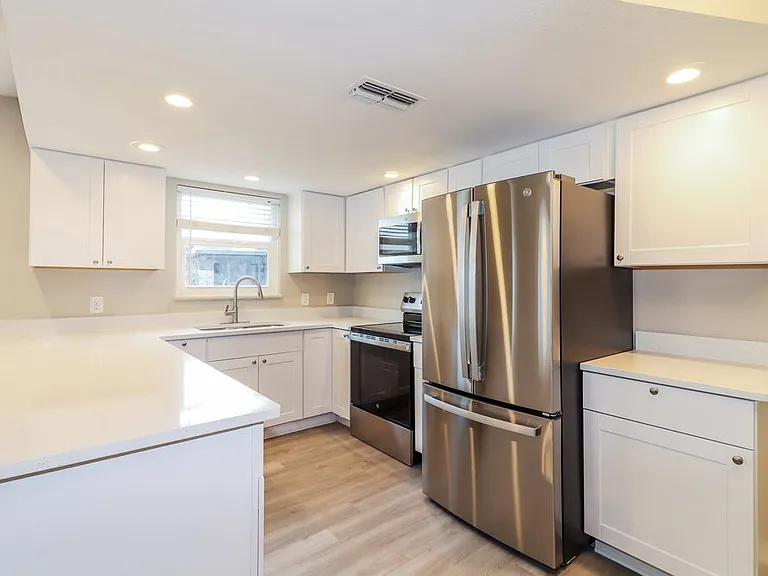 12909 Walnut Tree Ln — Photo 9