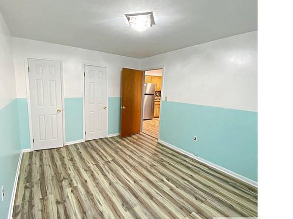 4th image of 3236 Ely Ave #1A