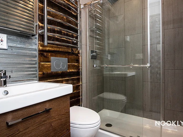 1553 De Kalb Ave #1R — Photo 4