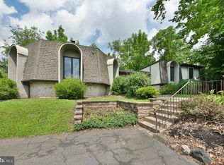 611 Church Rd, Elkins Park, PA 19027