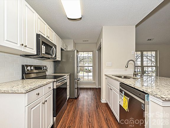 5th image of 1336 Bells Knox Rd