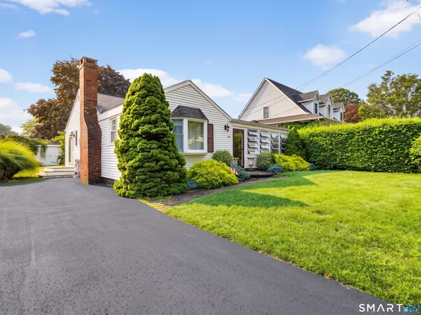28 Whitecap Road, East Lyme, CT 06357