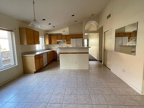 3rd image of 8808 N 44th Ln
