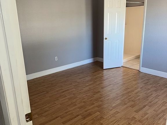 5th image of 106 Windtree Ln #202