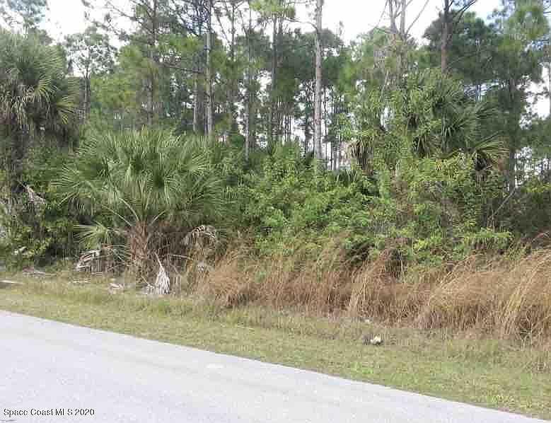 2nd image of 982 Commerce Rd SE