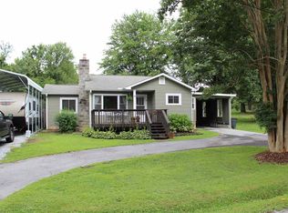 131 E Williams Rd, Hendersonville, NC 28792