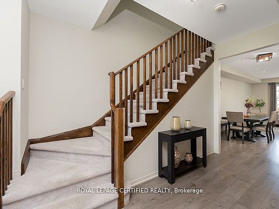 4th image of 25 Elliot Ave E #2