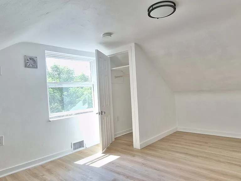 1025 Kenneth Ave #2 — Photo 17