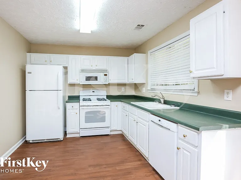 3710 Wake Robin Way — Photo 6