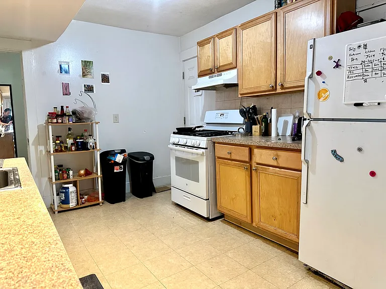 223 Summer St #3L — Photo 10