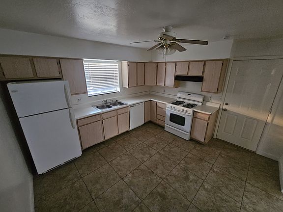 4th image of 208 S Udall #218