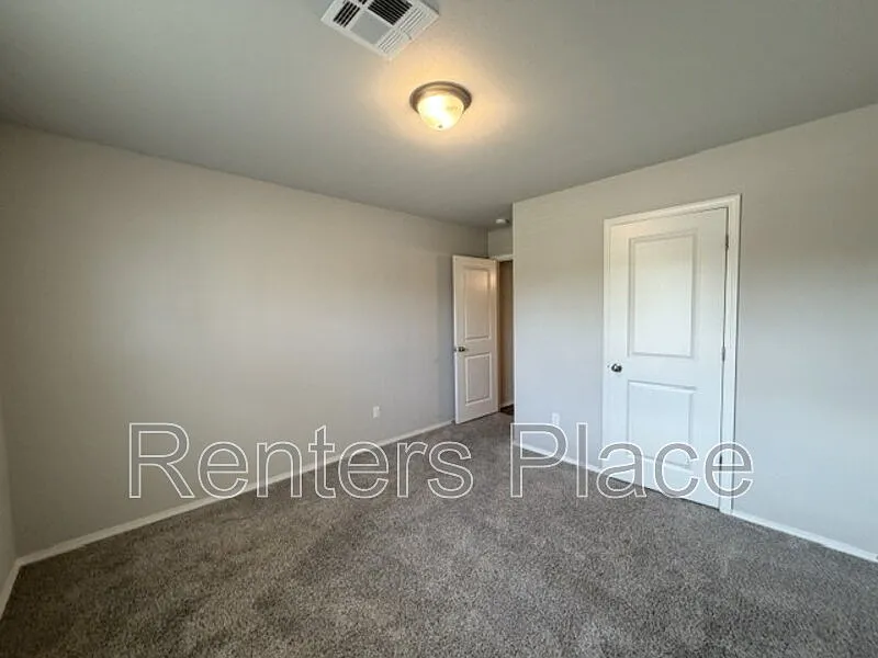 4 bed, 3.0 bath, 2125 sqft, $2,495 — Photo 4