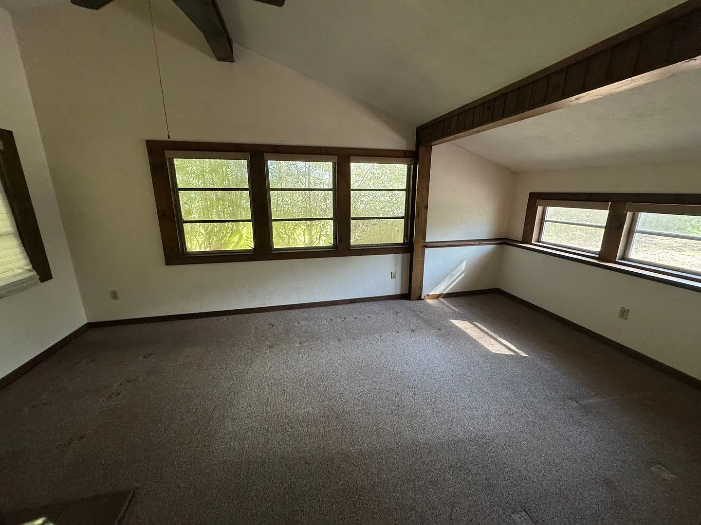 815 NW 32nd Pl! This charming 2-bedroom, 1-bath home — Photo 2