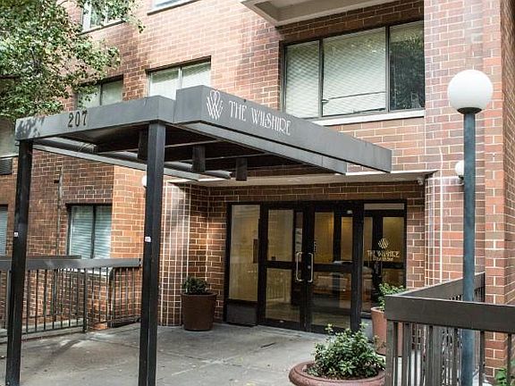 5th image of 207 E 30th St APT 8D