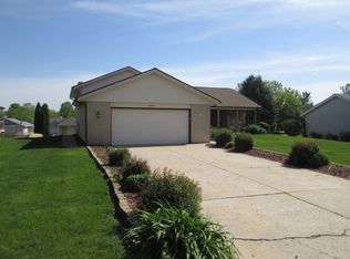 6092 Durrington Dr, Loves Park, IL 61111