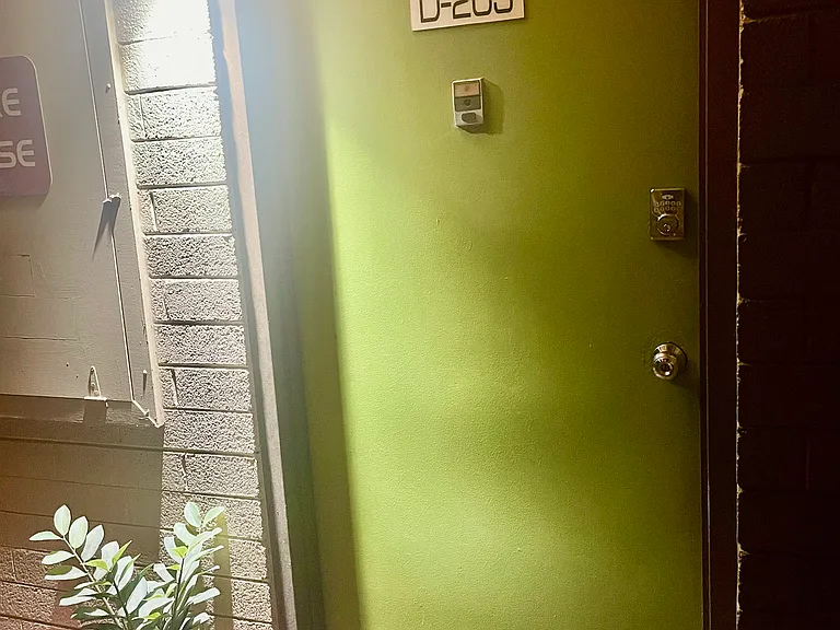E Thomas Rd — Photo 19