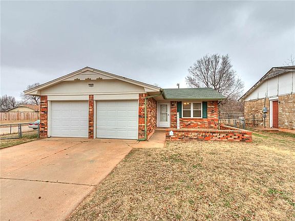 2nd image of 304 S Silver Dr