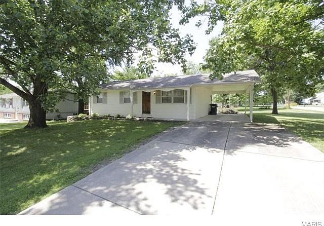 Spacious corner lot with plenty of shade