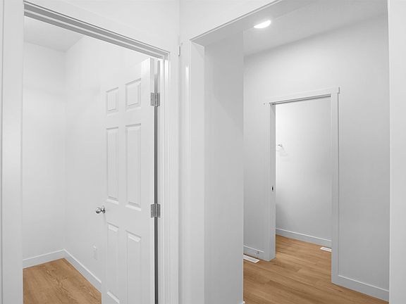 3rd image of 242 Elliott Wynd