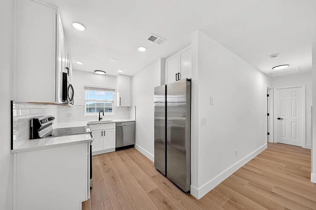 Cozy 2-Bedroom Apartment Near Downtown Mount Dora — Photo 3