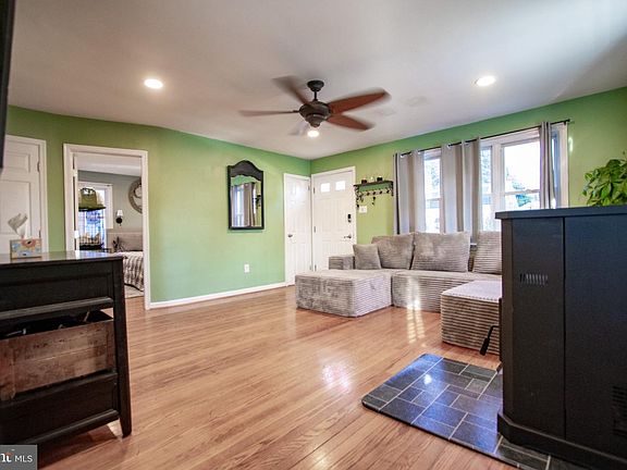 5th image of 667 Beechwood Ave