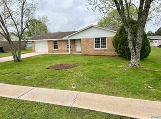 2112 Hine St S, Athens, AL 35611