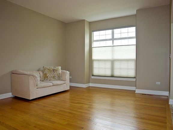 4th image of 18245 W Banbury Dr