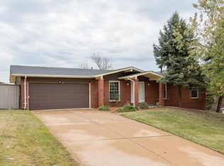 640 Lenjer Dr, Ballwin, MO 63011