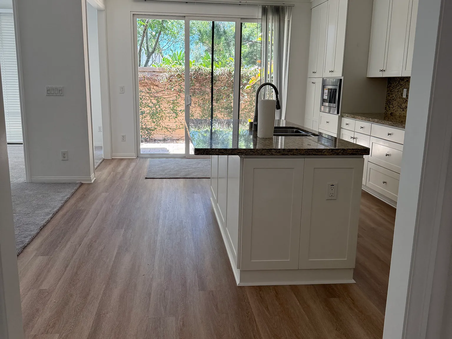 3 bed, 2.5 bath, 1980 sqft, $4,975 — Photo 3