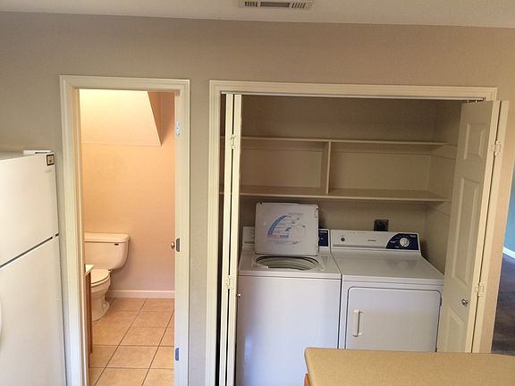 5th image of 802 W Tahlequah St APT A