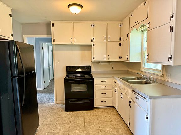 4th image of 1033 N Woodlawn Blvd
