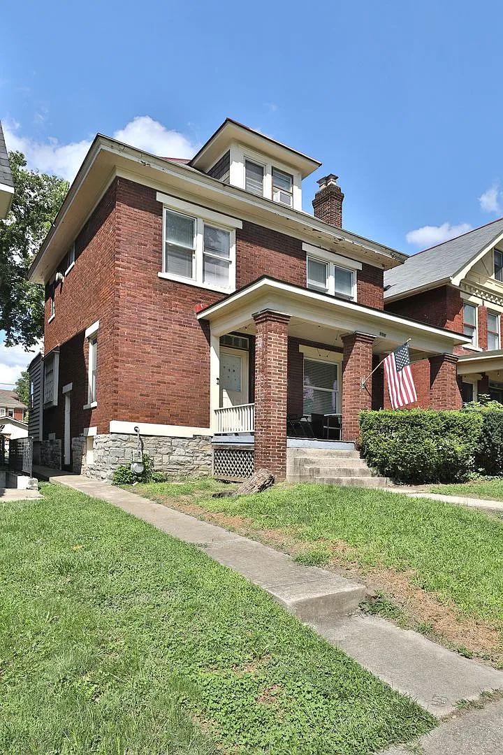 5br,1.5ba, FREE off-street parking, huge front porch, central AC, big backyard, recently remodele... — Photo 3
