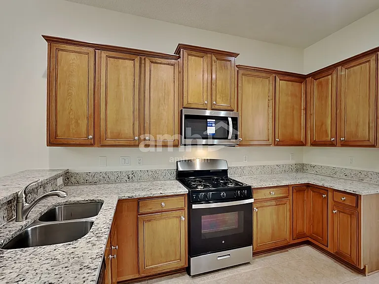 604 Battersea Dr — Photo 3
