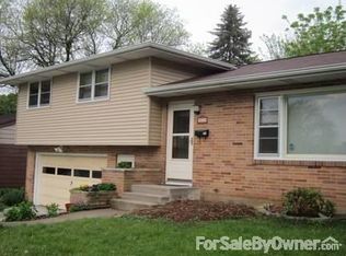 618 Charles Ln, Madison, WI 53711