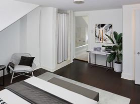 Updated 2 Bedroom, 1 Bathroom Apt in Berwyn!