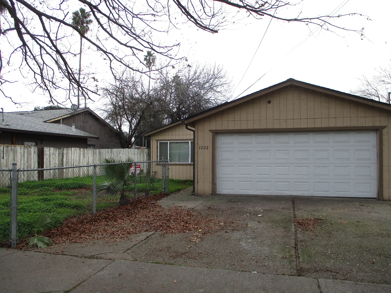 1232 E Market St photo 1