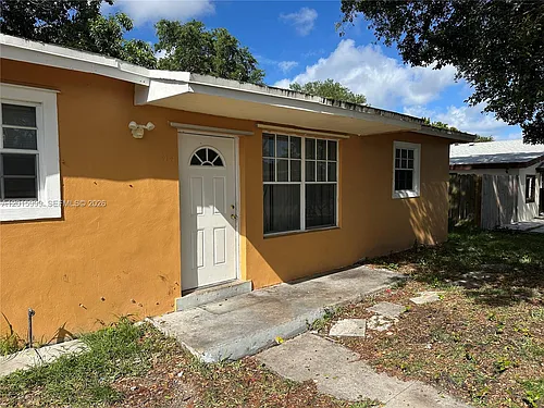 4141 SW 32nd Dr Photo 1