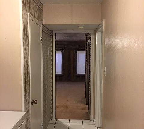 3rd image of 302 NW Compass Dr