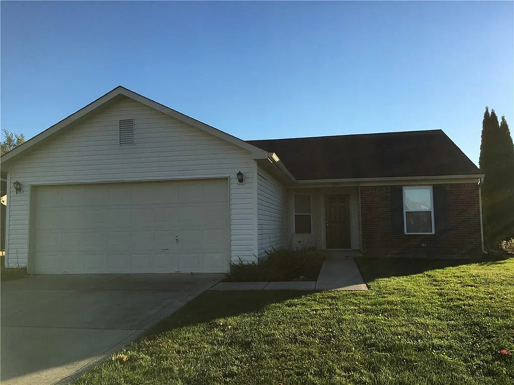 1815 Willowview Ct photo 1