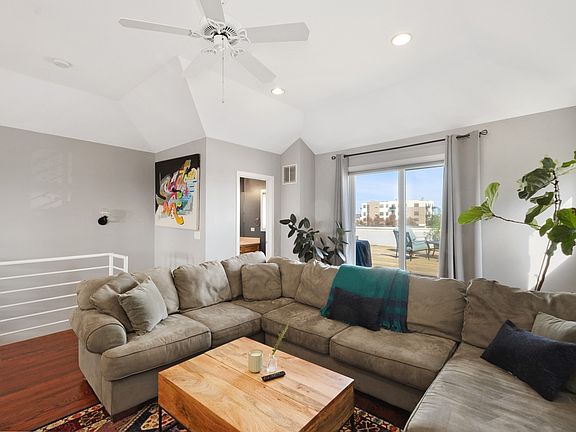 4th image of 2756 N Wolcott Ave APT 3S