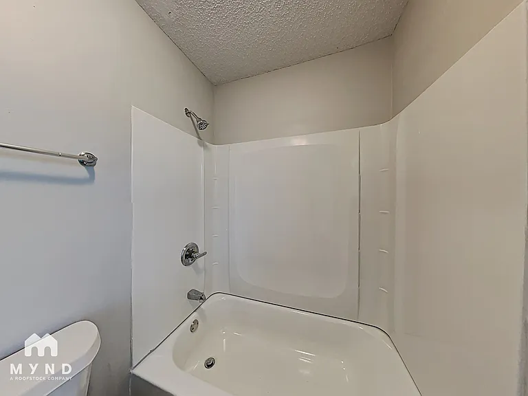 2708 Laburnum Dr — Photo 12
