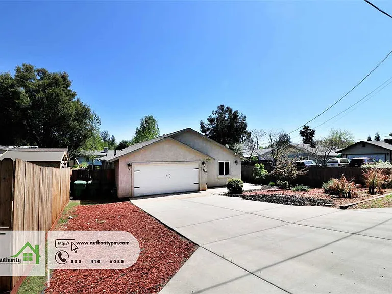 1417 Montana Ave — Photo 4