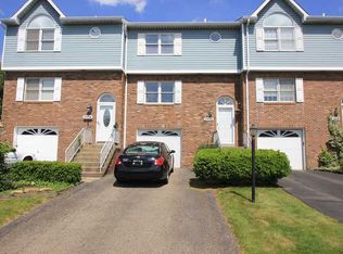 2556 Hawthorne Dr, Oakdale, PA 15071