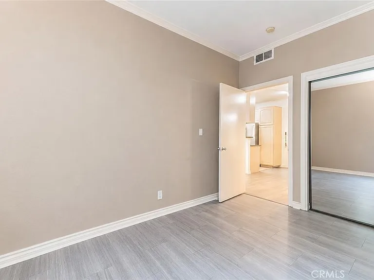 300 N El Molino Ave #117 — Photo 6