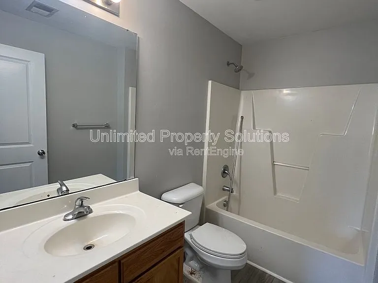 370 S Kerr Ave #303 — Photo 8