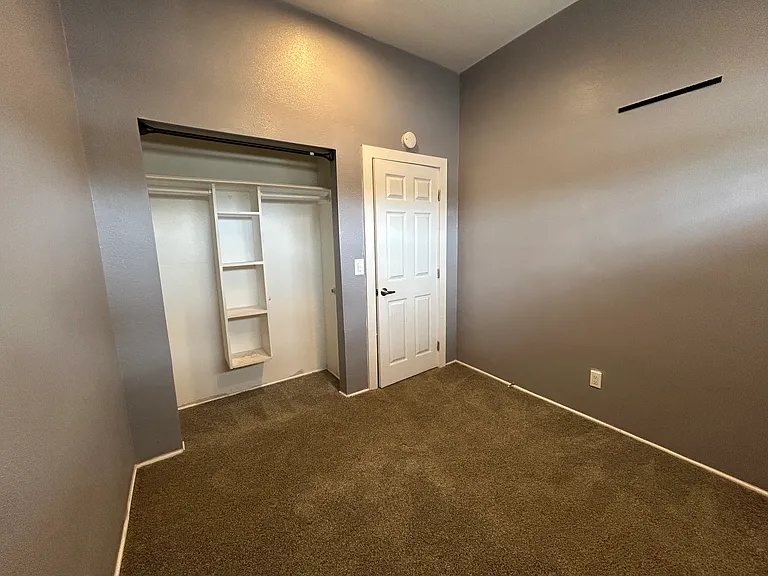 2460 K St #B — Photo 10