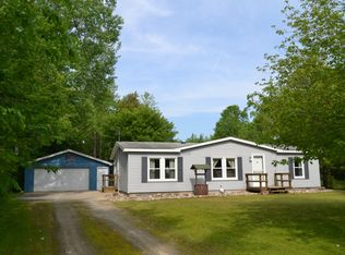 1811 N Eight Mile Rd, Sanford, MI 48657