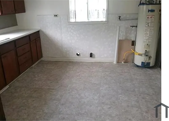 1727 Military Ave — Photo 4