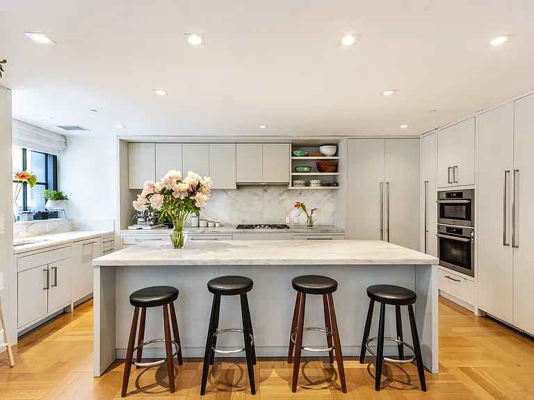 500 W 21st St #A — Photo 9