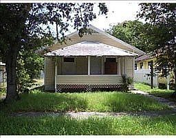 1st image of 916 11th St S